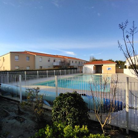 Appartement Dans Residence Au Calme Avec Piscine Les Sables-dʼOlonne Kültér fotó